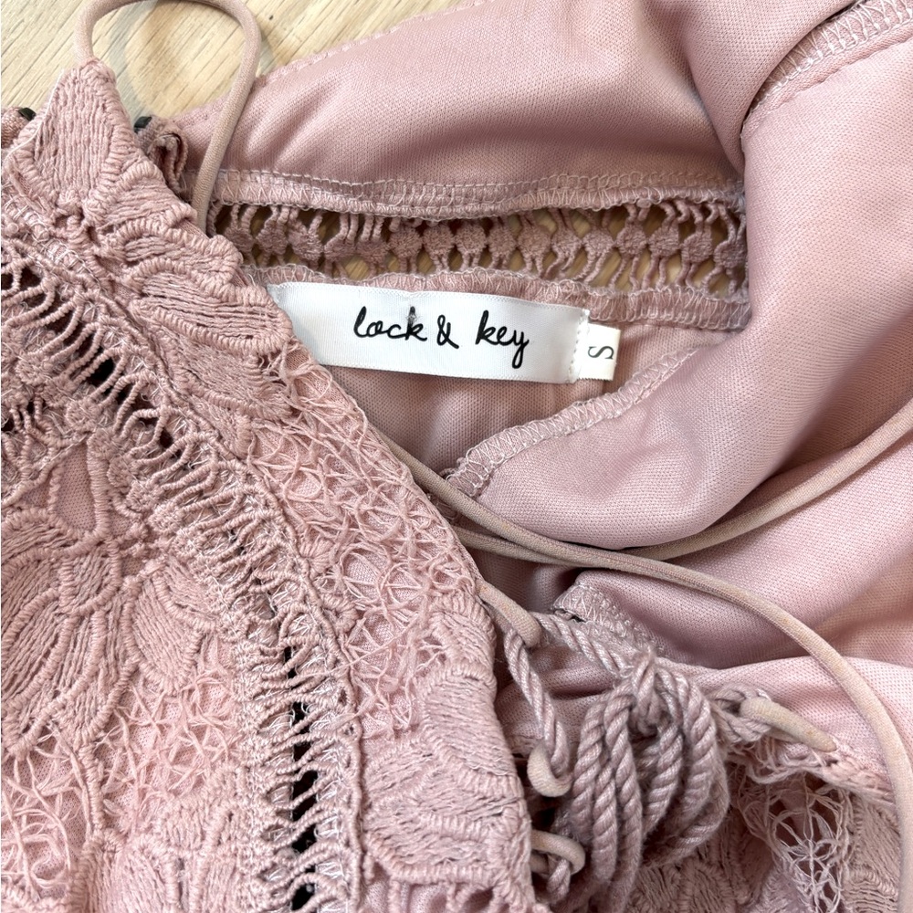 LOCK & KEY DUSTY ROSE LACE ROMPER SIZE SMALL - Picture 2 of 3